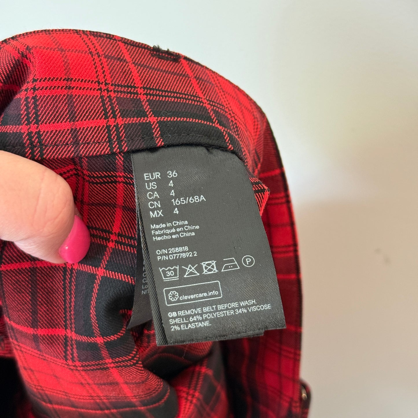 H&M Divided Size 8 Red & Black Plaid Skirt