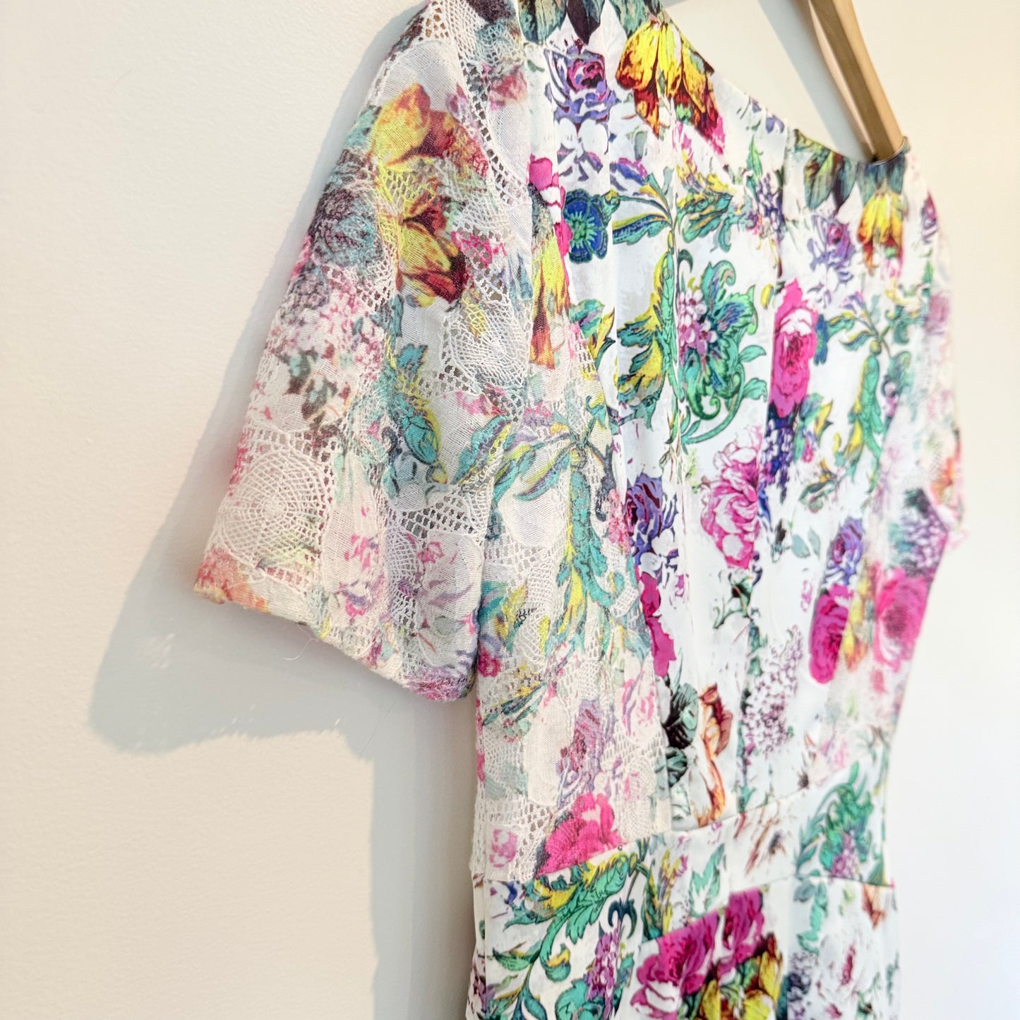 Ivy + Blu White Floral Pencil Dress – Short Sleeve, Size 16