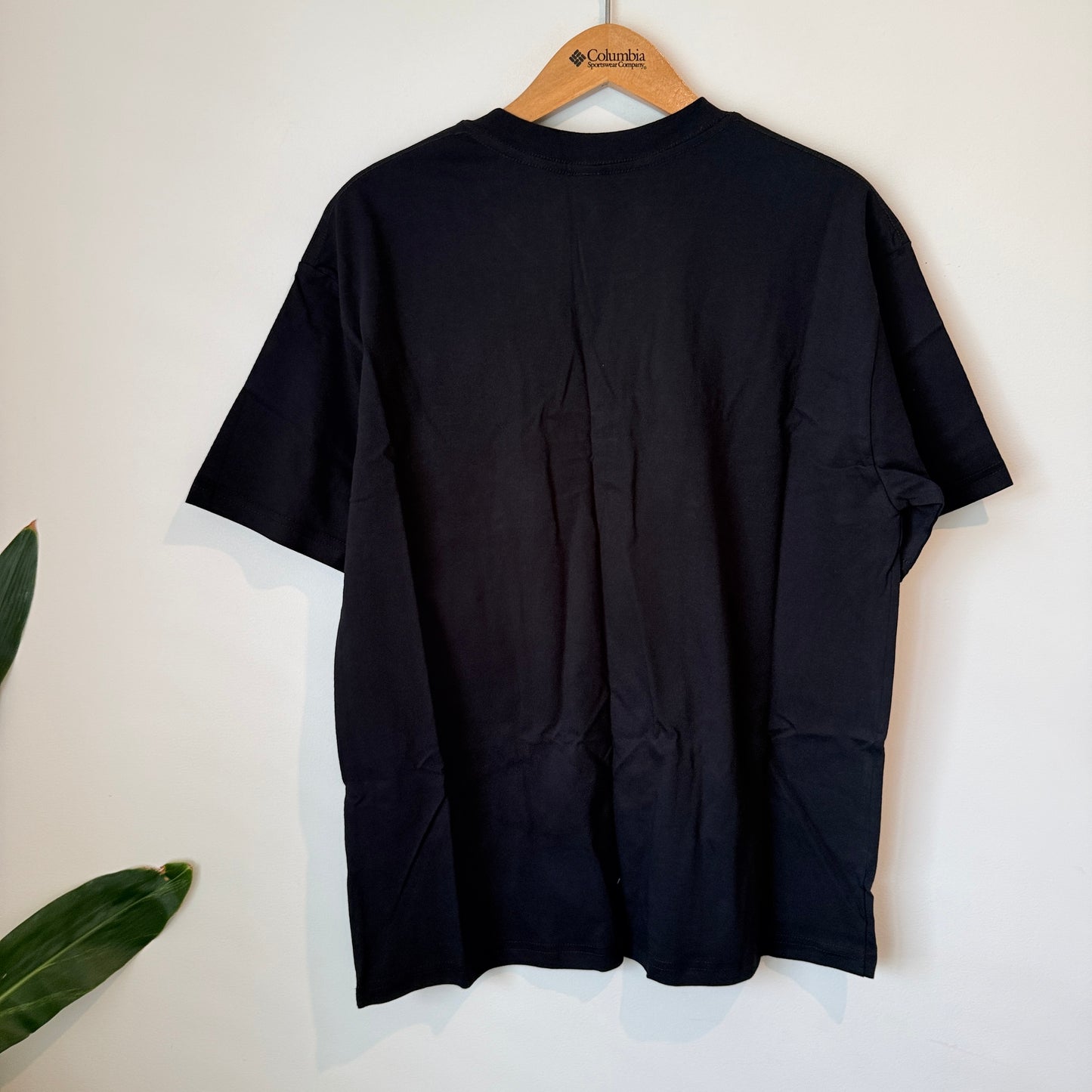 Six-Tee Graphic Tee – Size L