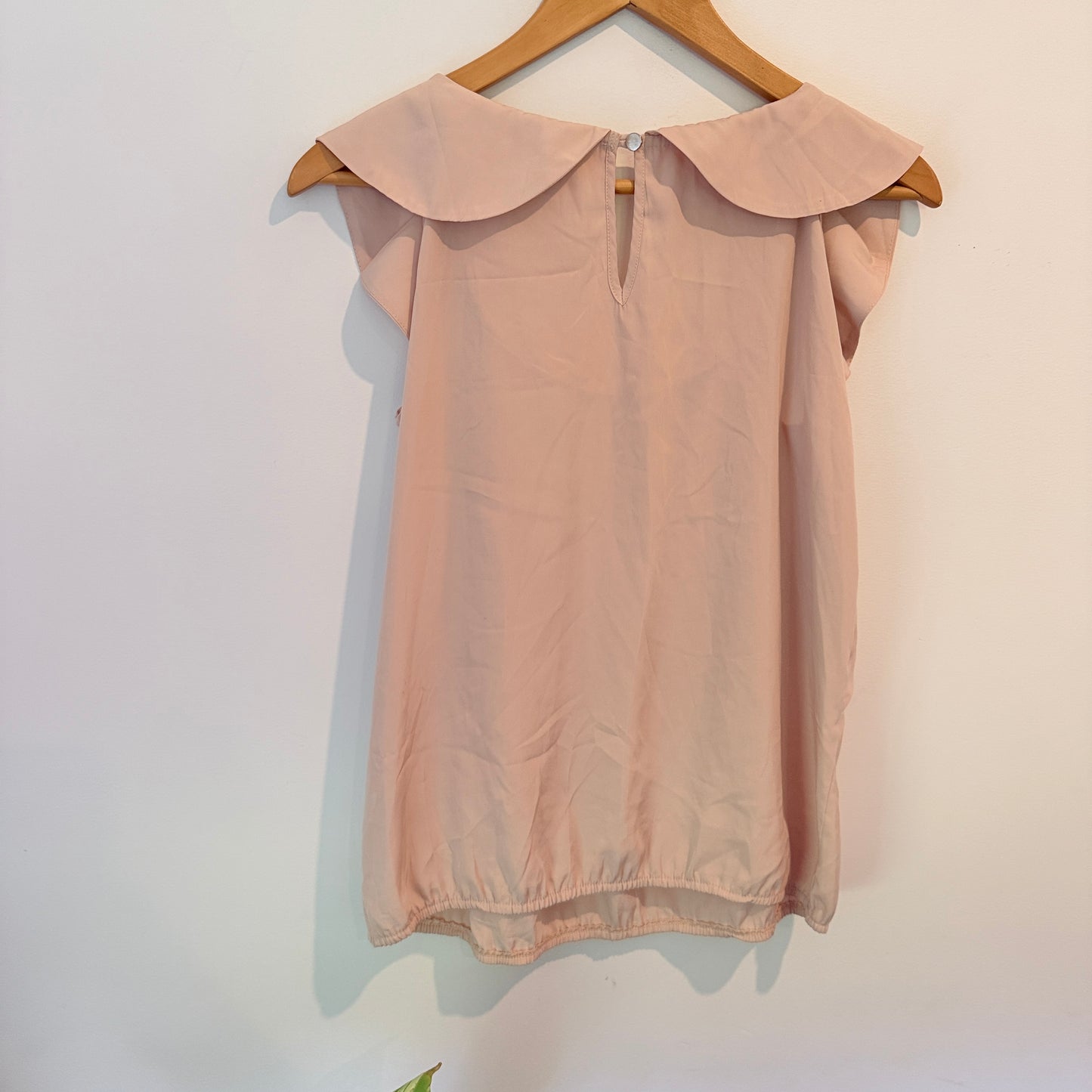 River Island Size 8 Flutter Sleeve Top