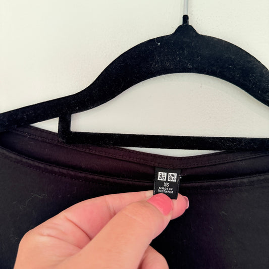 Uniqlo Size XS Black Short-Sleeved Dress