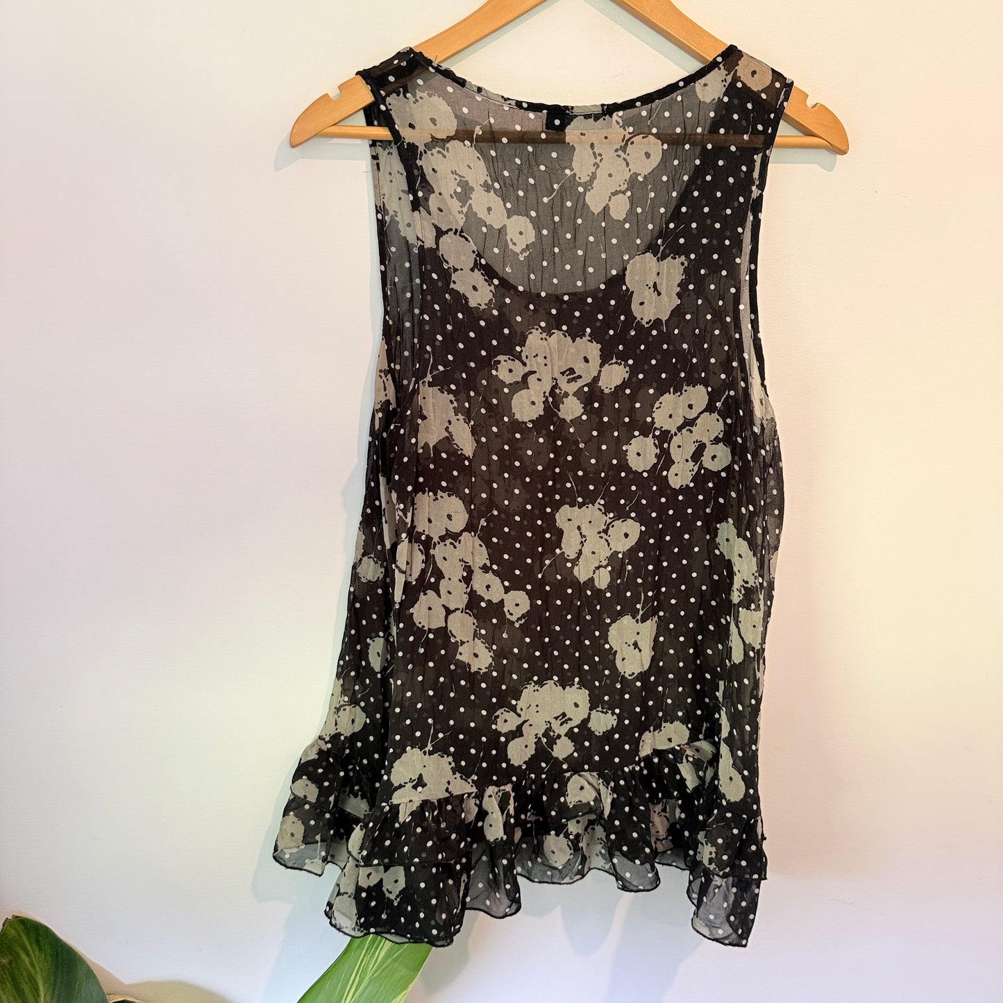 Joanna Morgan Size 16 Sleeveless Top