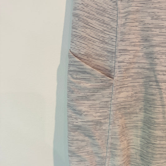 Lululemon Size 6 Light Gray 3/4 Leggings