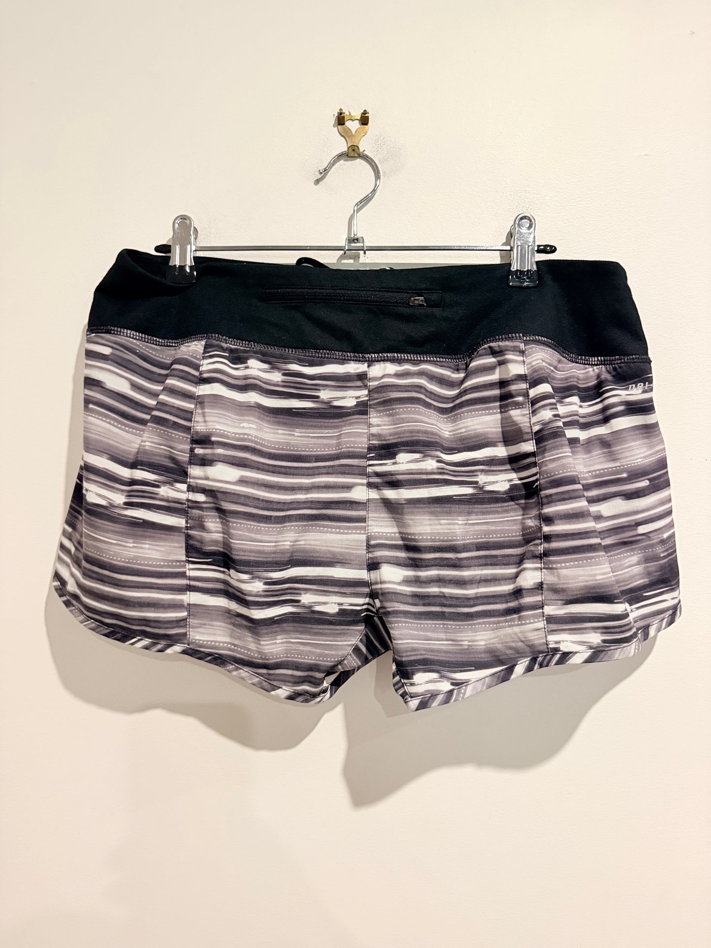 Nike Dri-Fit Size M Athletic Shorts
