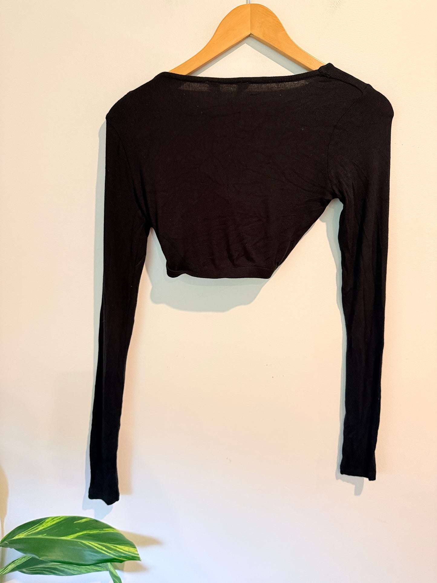GLASSONS Black Twist Front Long Sleeve Crop Top Size M