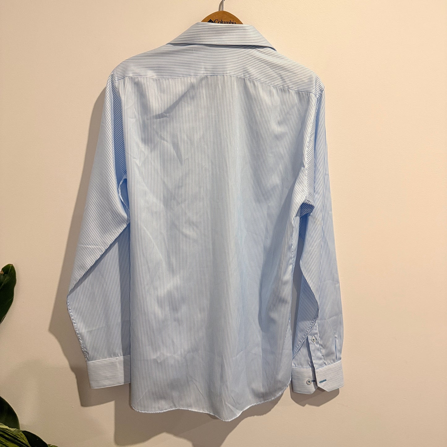 Geoffrey Beene Size 42 Light Blue & White Striped Long-Sleeve Shirt