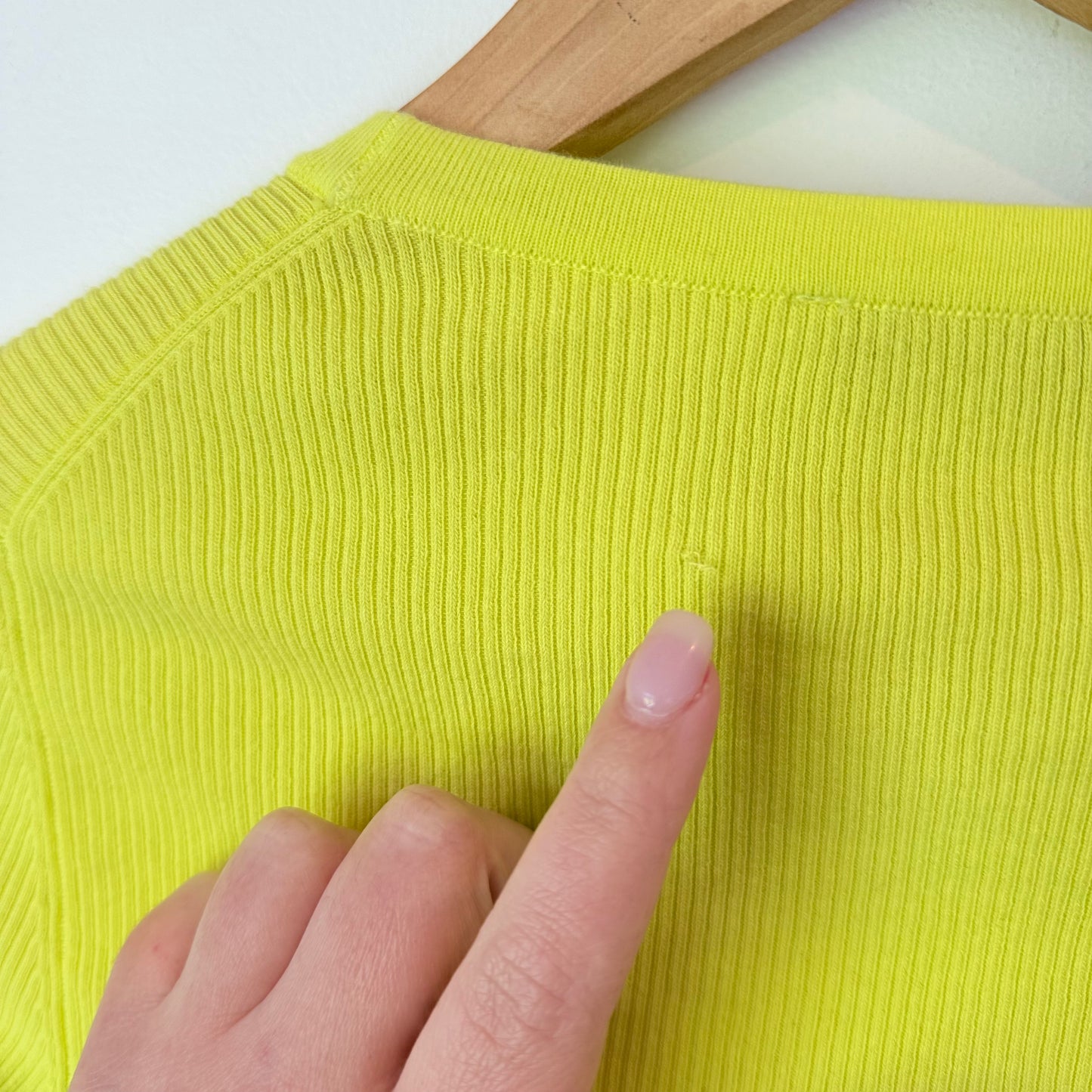 Veronika Maine Size S Ribbed Top