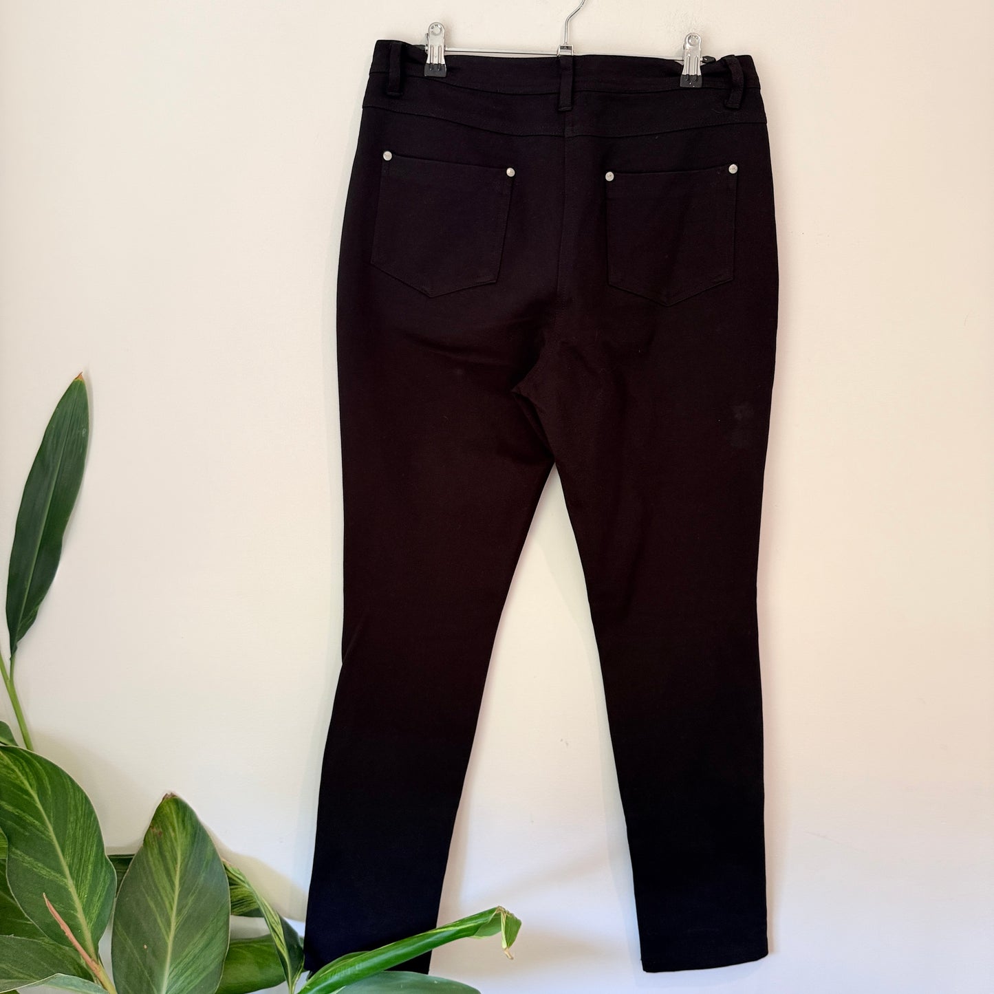 Yarra Trail Size M Skinny Jeans