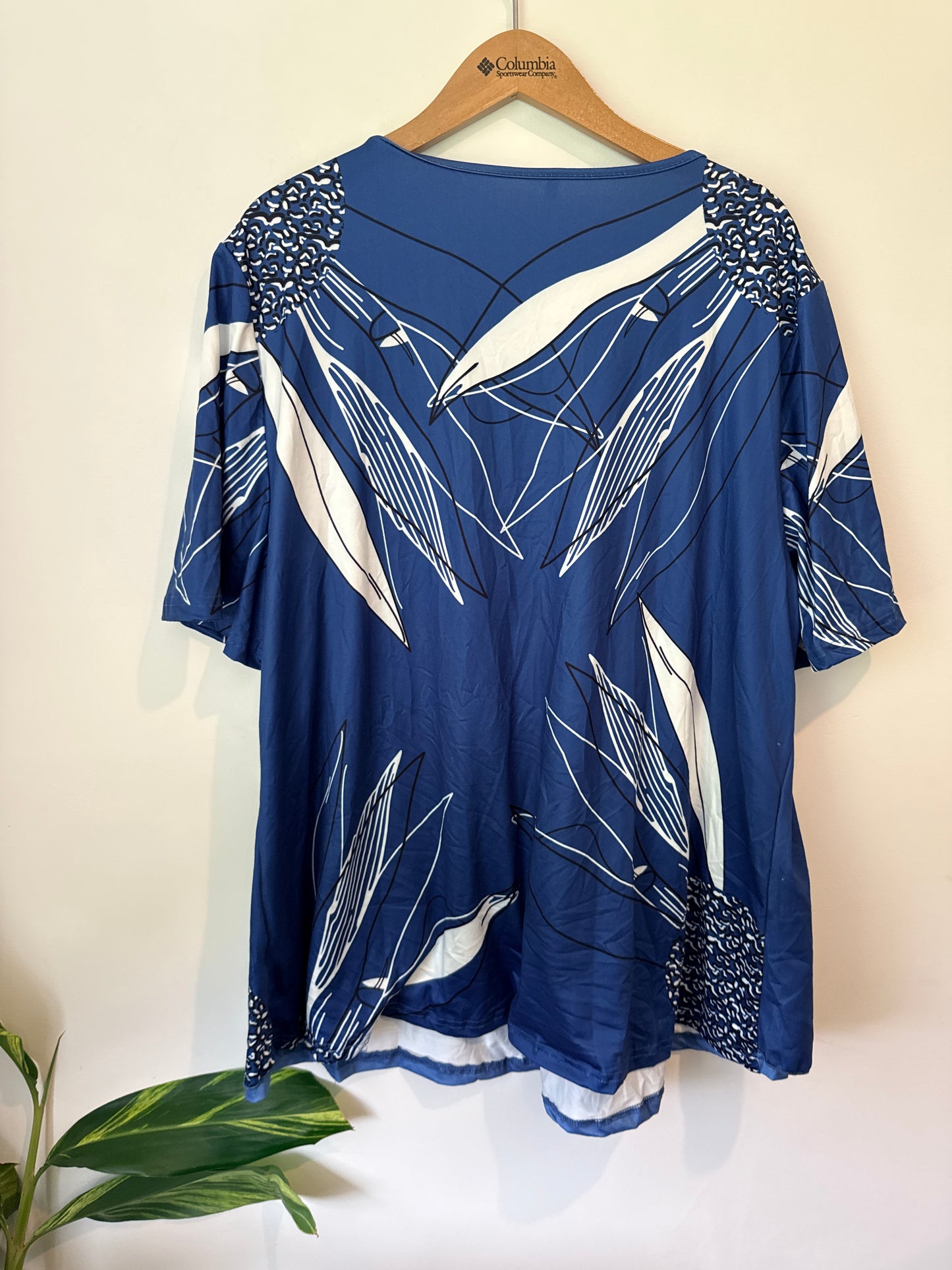 Brand Unknown U/Arm to U/Arm 64cm Leaf Print Tunic