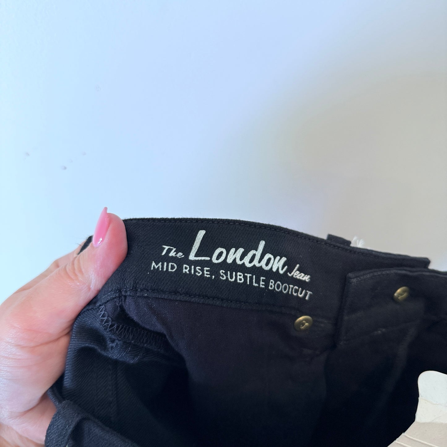 MiH London Mid-Rise Subtle Bootcut Jeans Size 24