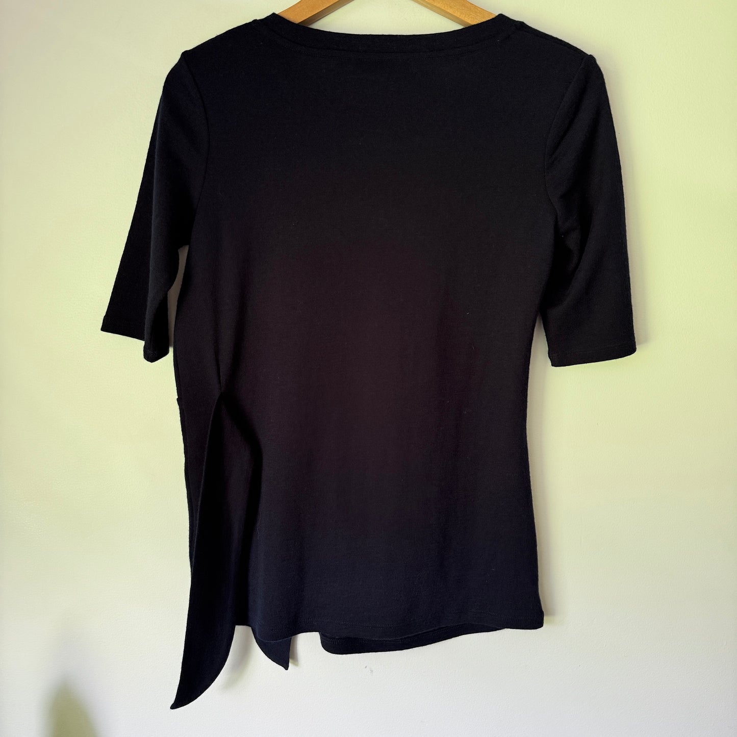 Sportscraft Size XXS Crew Neck Wool Top with Waist Tie