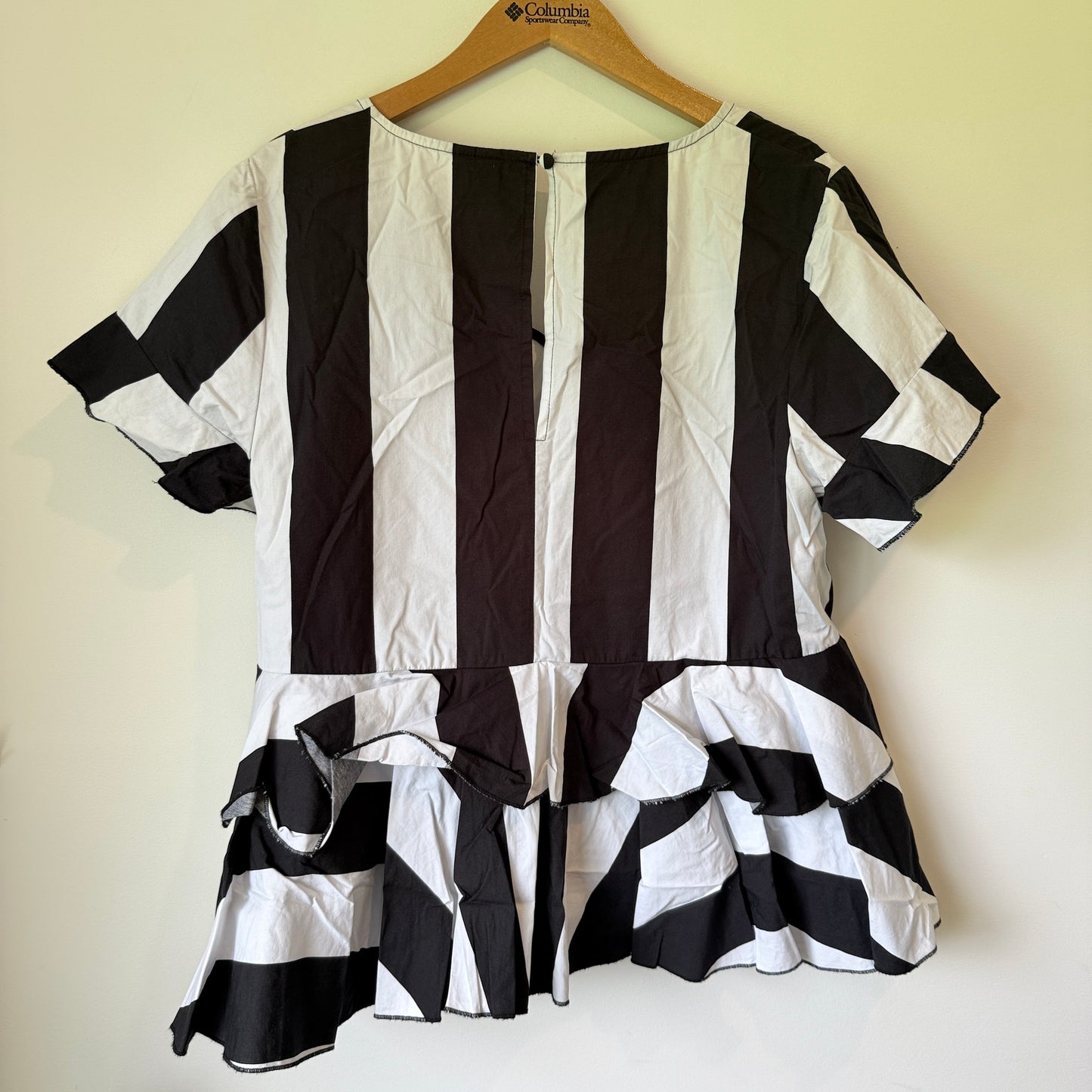 Adorne Size 12 Black & White Striped Cotton V-Neck Top
