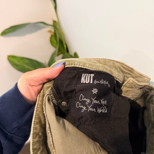 Kut from the Cloth Size 0 | Waist 70cm Olive Green or Khaki-Colored Ankle Jeans