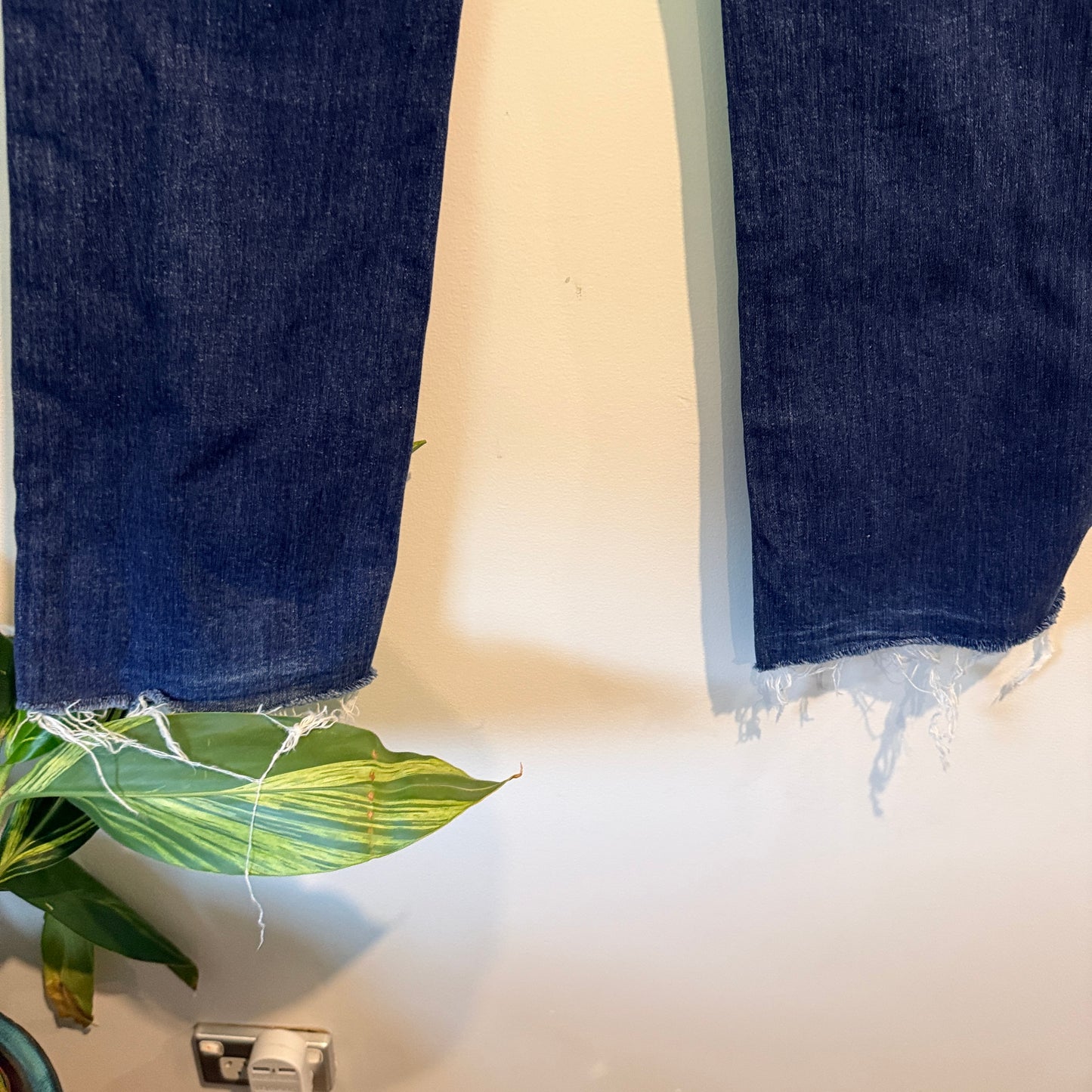 Jeans West Size 9 Straight Leg Jeans