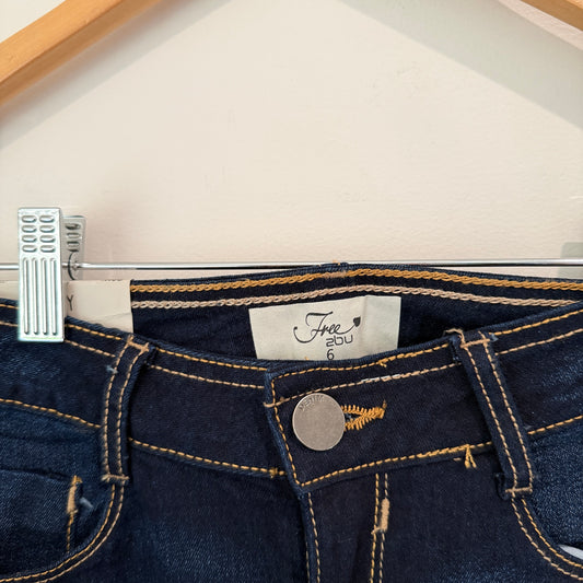 Free 2BU Dark Wash Skinny Jeans – Size 6