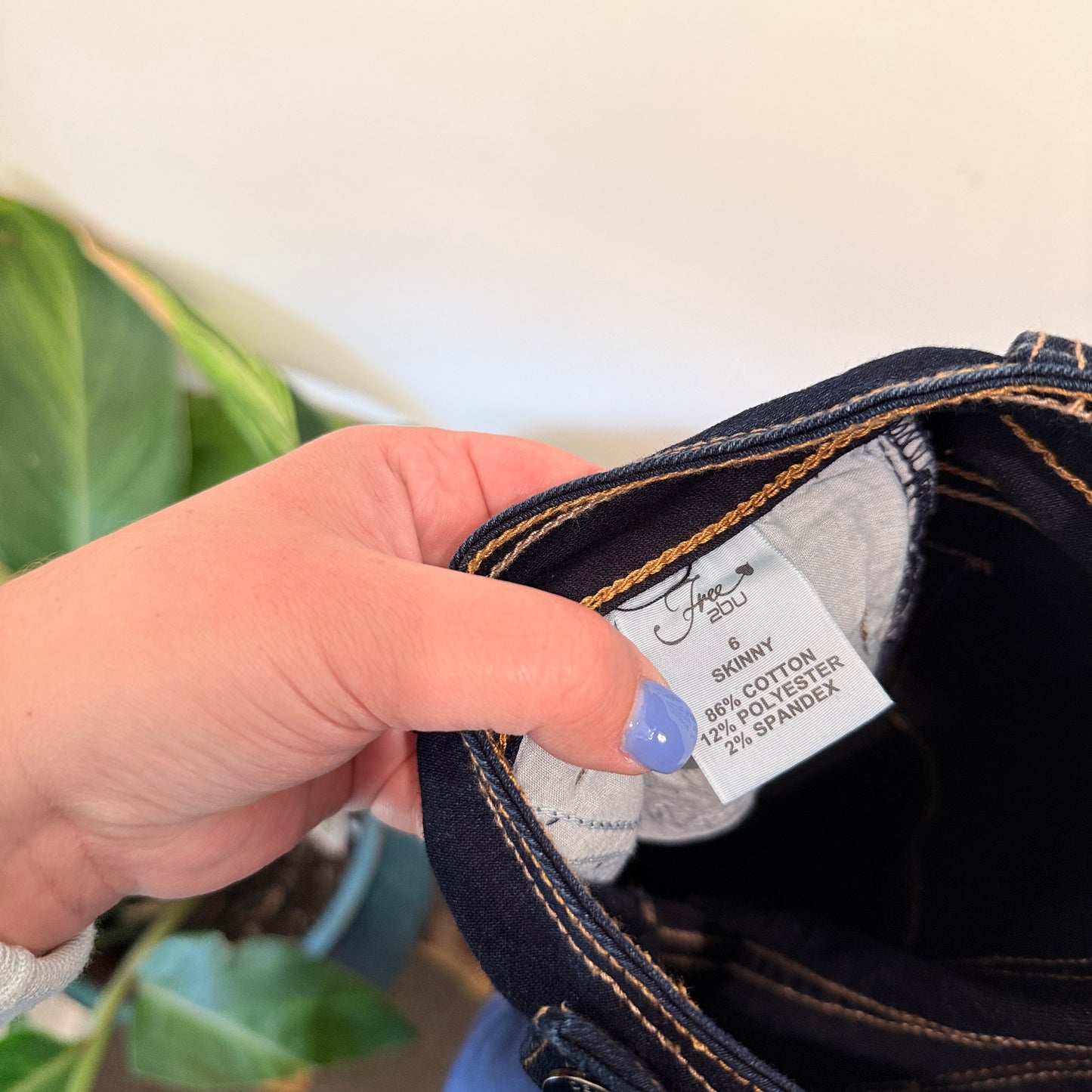Free 2BU Dark Wash Skinny Jeans – Size 6