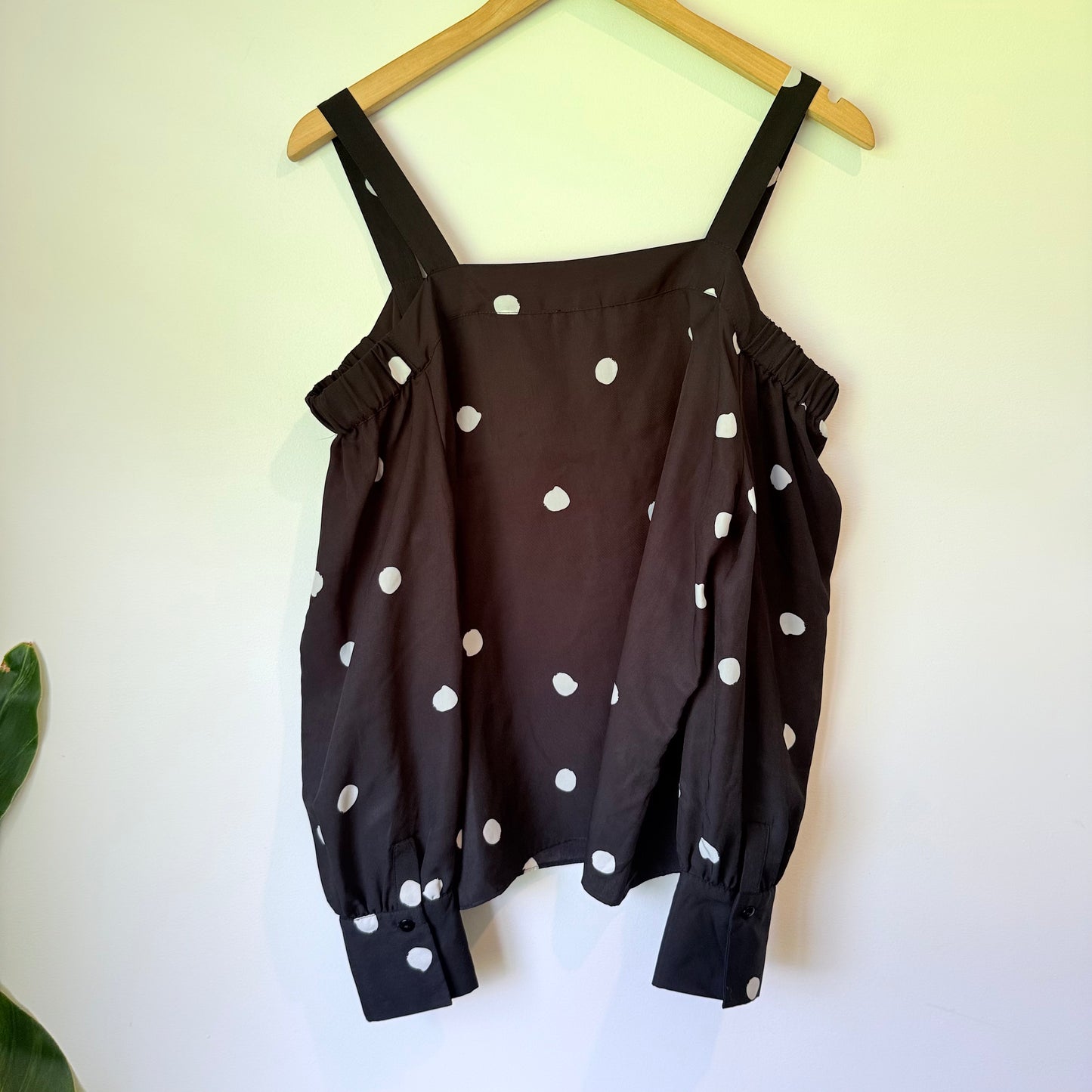 WAREHOUSE The Label Size 12 Dotty Bardot Top