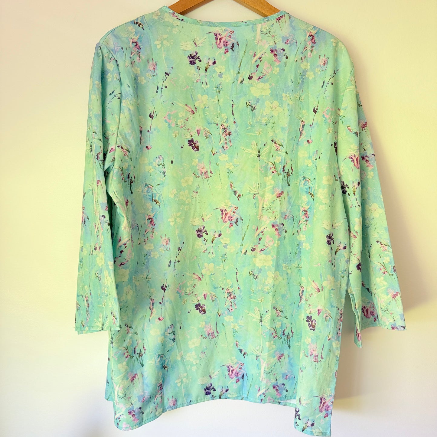 Brand Unknown Size XL V-Neck Floral Tunic Top Blouse