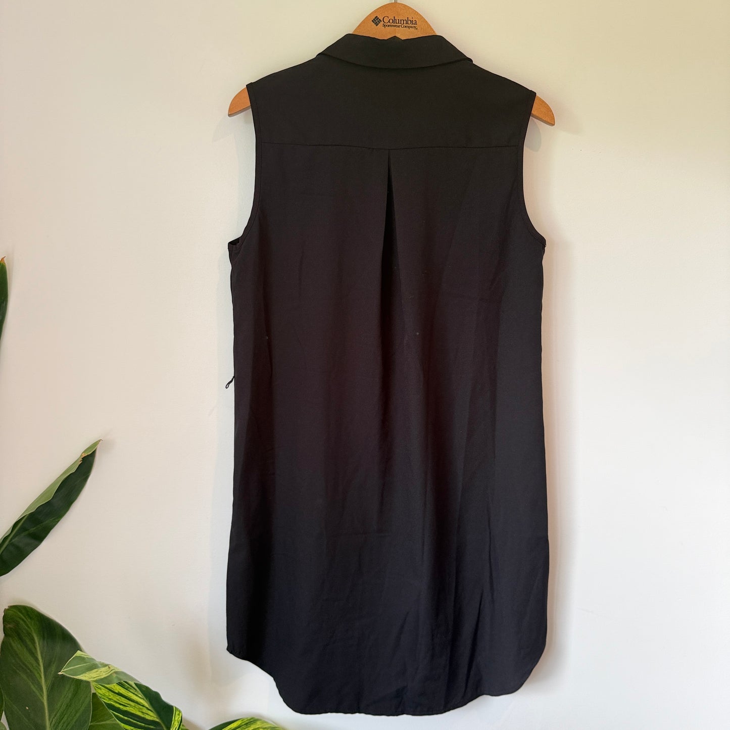Mirrou Size 12 Black Sleeveless Button-Up Shirt Dress