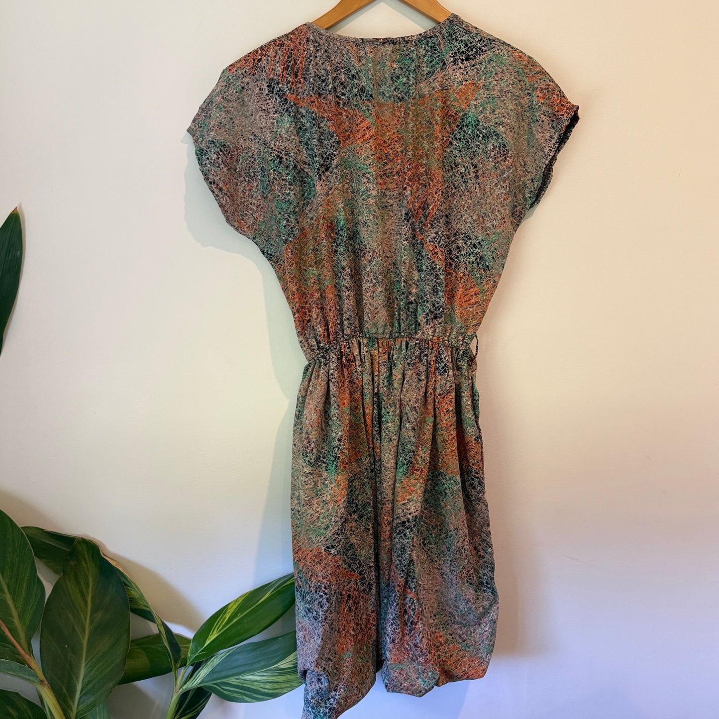 Size U/Arm to U/Arm 46cm Kaftan-Style Elasticated Waist Dress