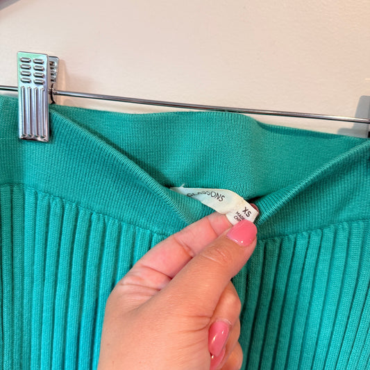 Glassons Size XS Green Ribbed Knit Midi Skirt