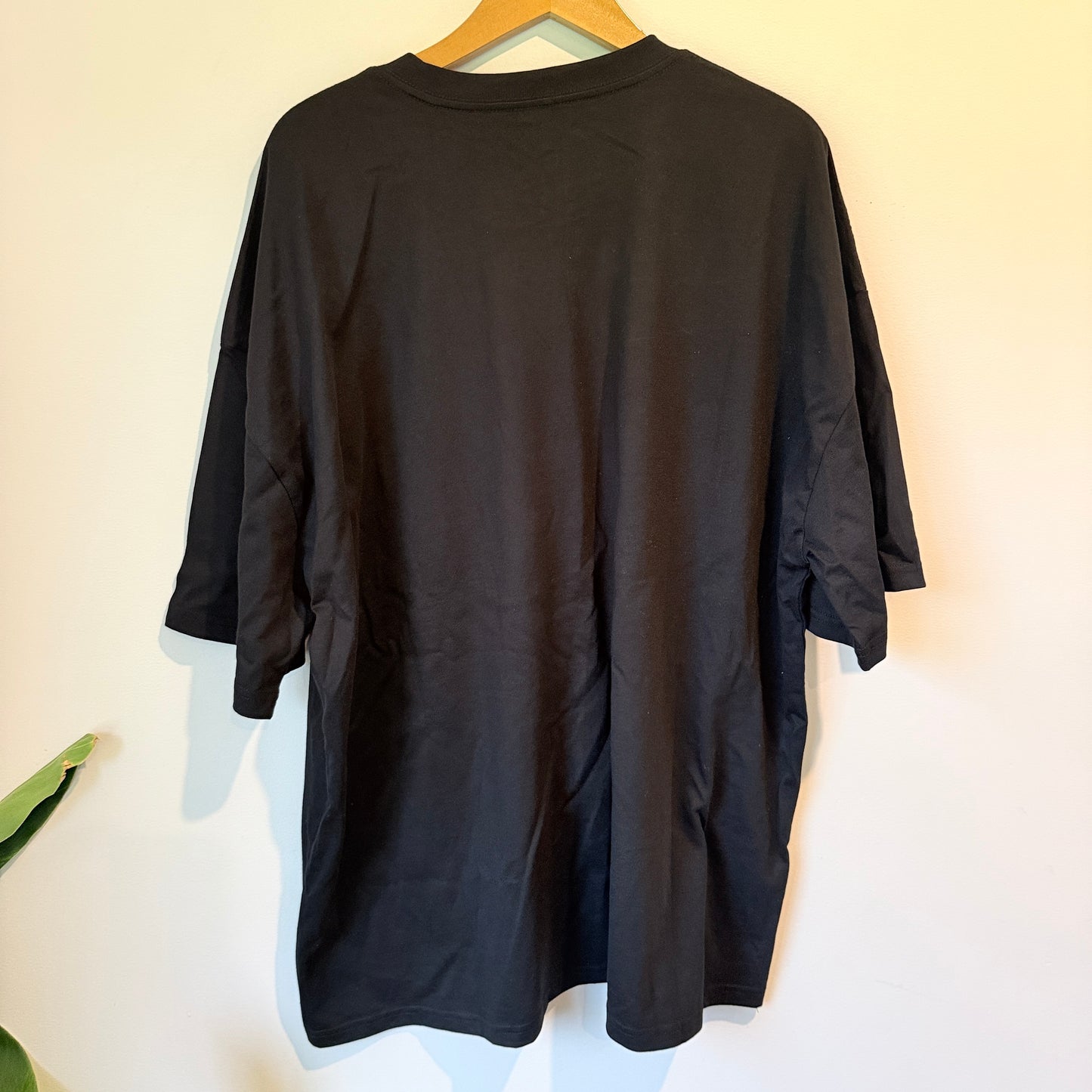 'We Rely On The Streets' T-Shirt - Size XL