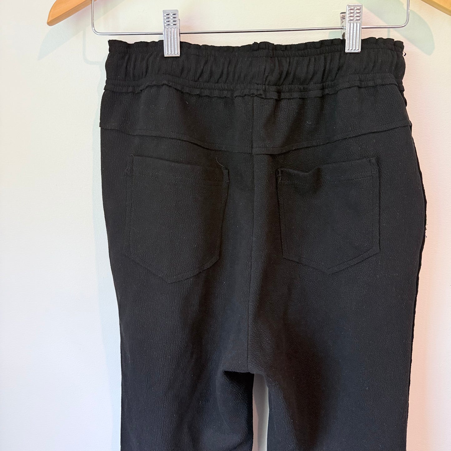 Ailisi Black Textured Jogger Pants Size M