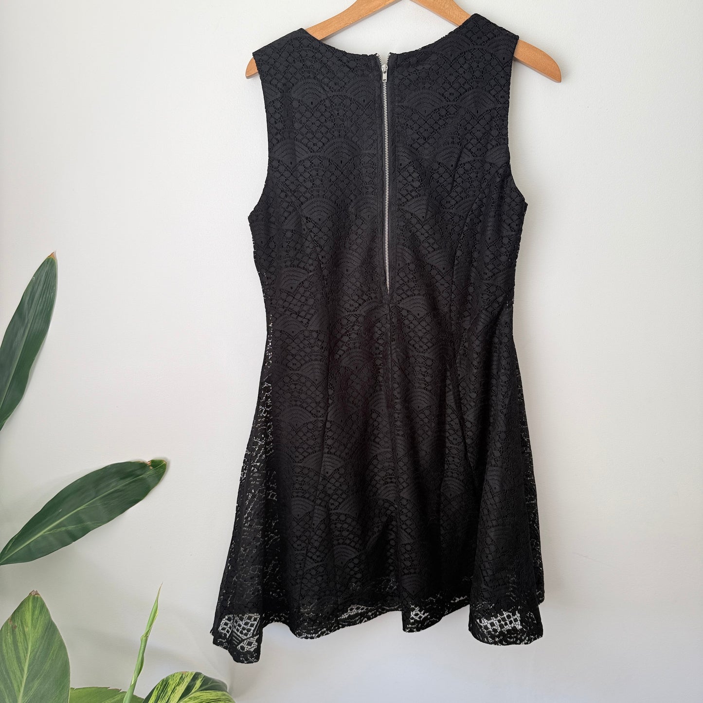 Garage Size 12 Black Sleeveless Lace Fit-and-Flare Mini Dress