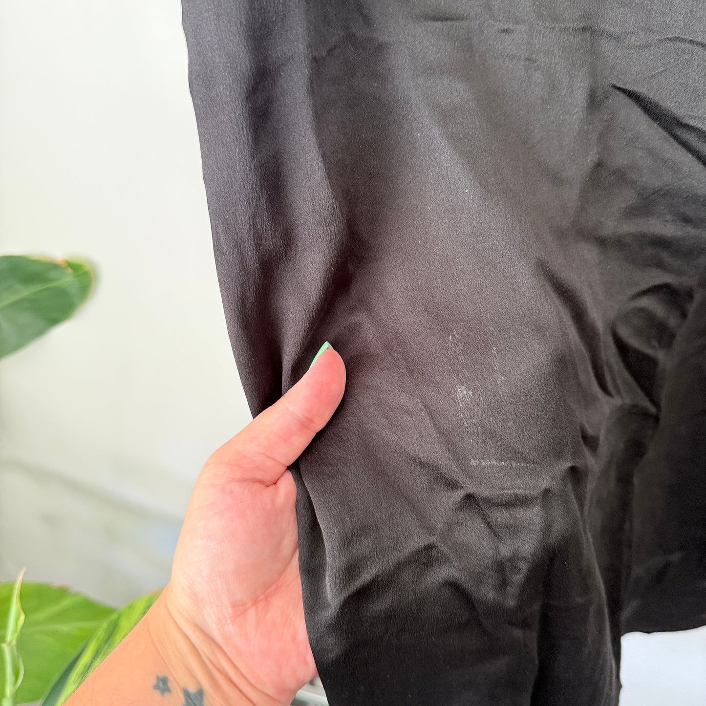 Jeanwest Size 16 Minimalist V-Neck Sleeveless Tunic