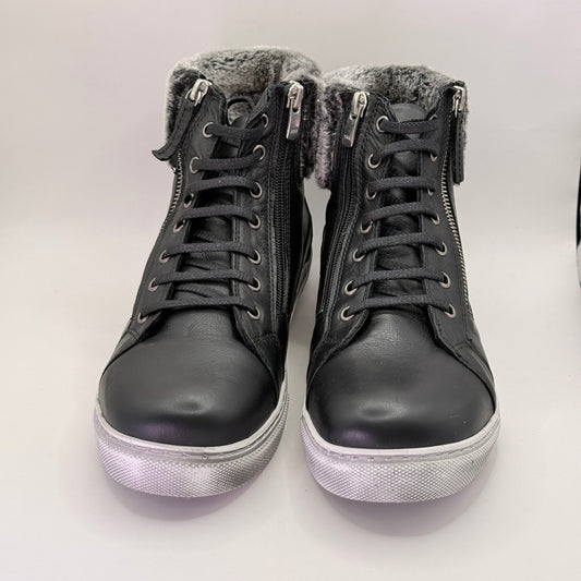 Rilassare Black High-Top Sneakers – Size 40