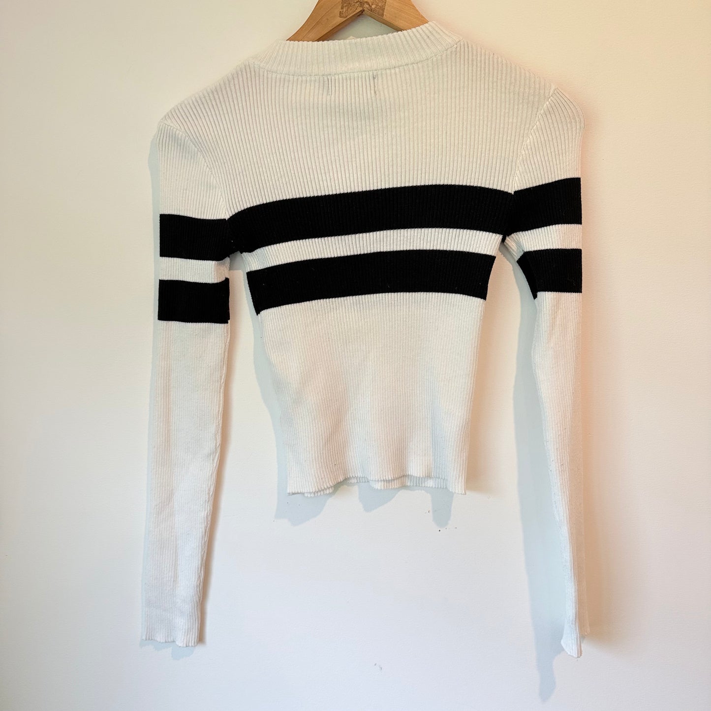 Mirrou Size S Ribbed Top