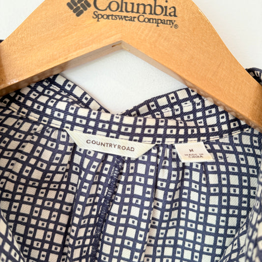 Country Road Size M Black & White Collared Button-Down Shirt