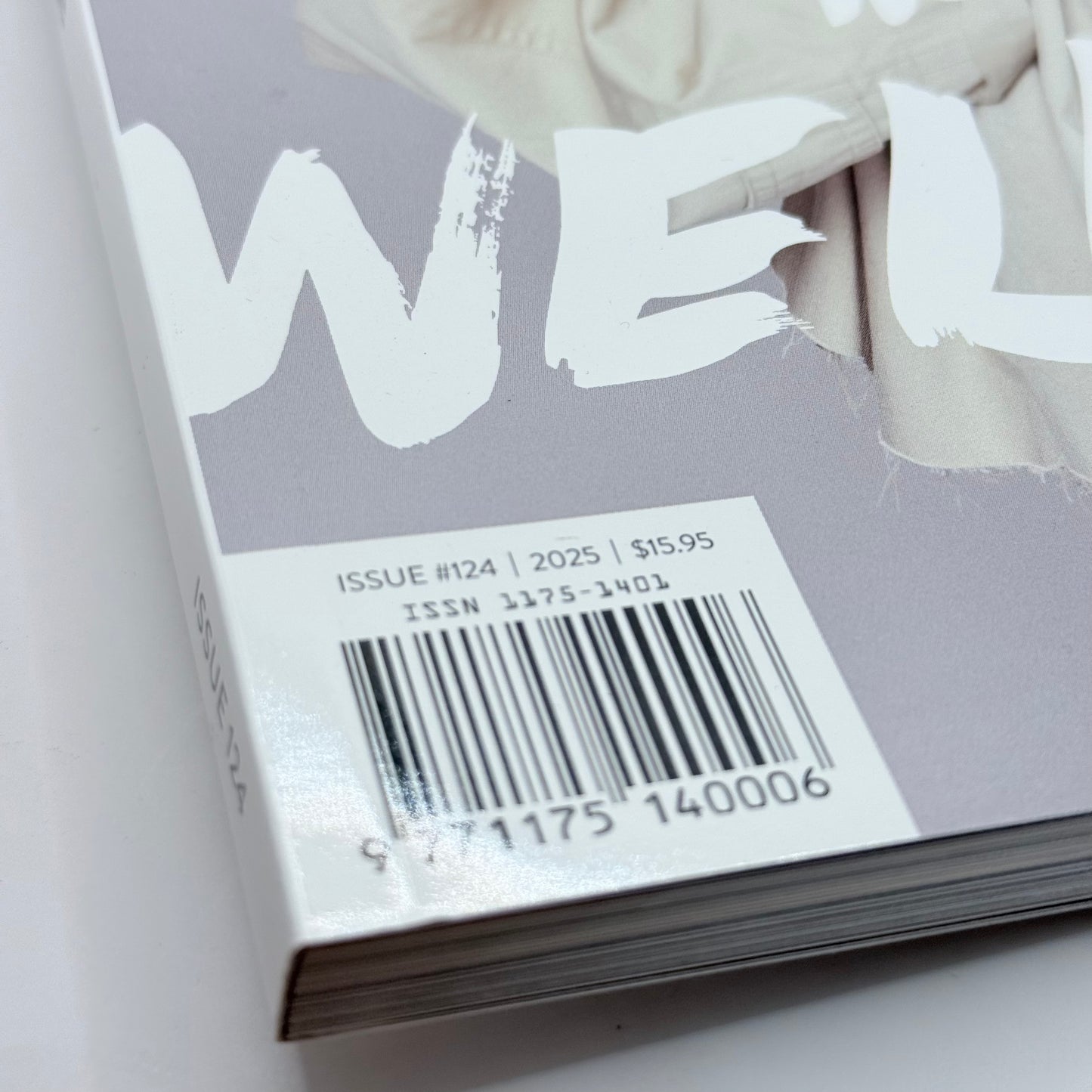 Remix Wellness Issue (Issue #124, Kourtney Kardashian Barker) with Free Mascara