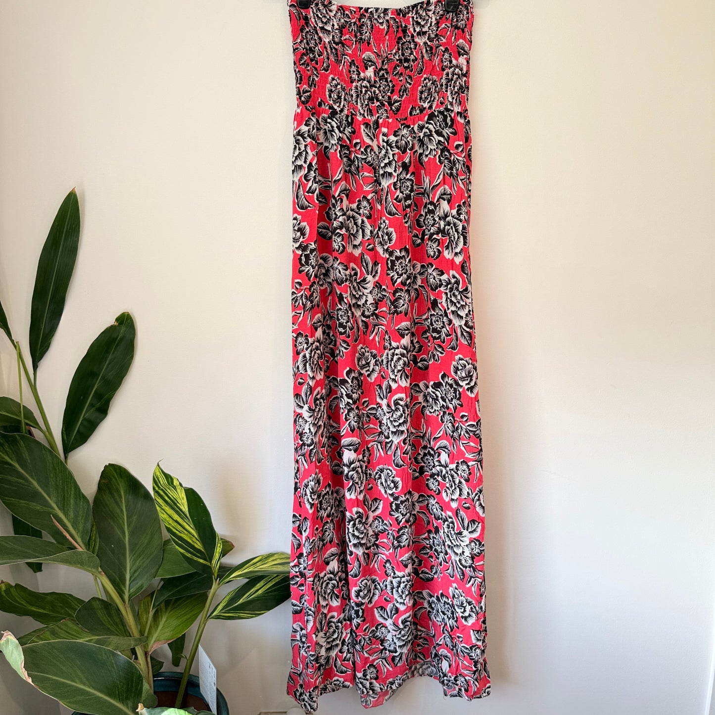 New Look Size 8 Pink, Black & White Floral Maxi Dress