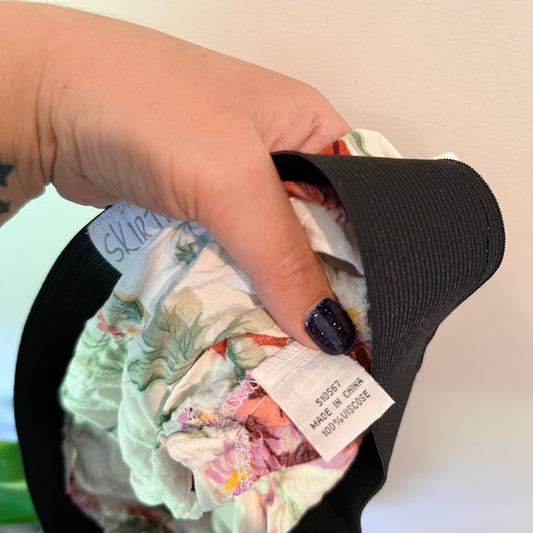 Skirting Around Size XS Short Floral Print Skirt