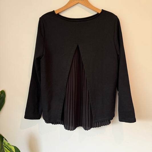 LeShop Size M Black Pleated Back Top