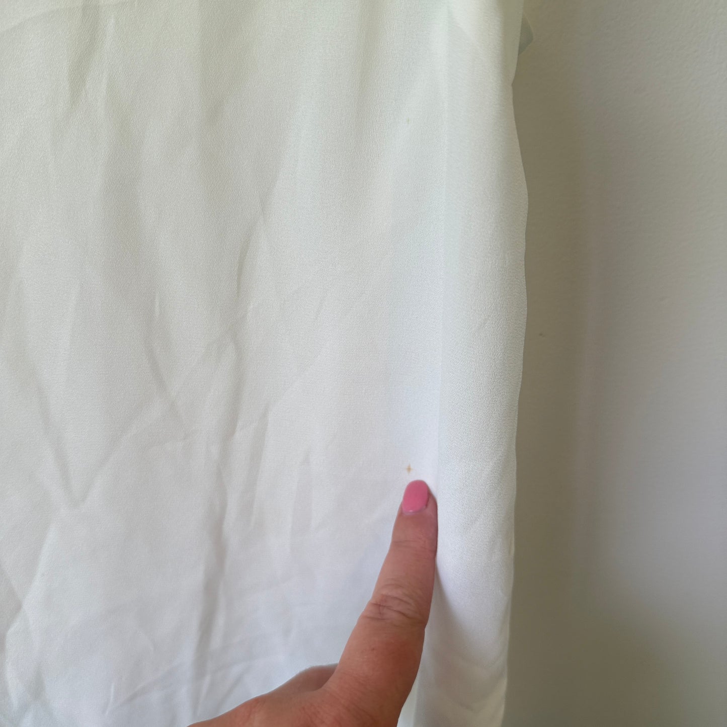 Shanton White 'Cloud' V-Neck Sleeveless Top with Zip Detail - Size 16