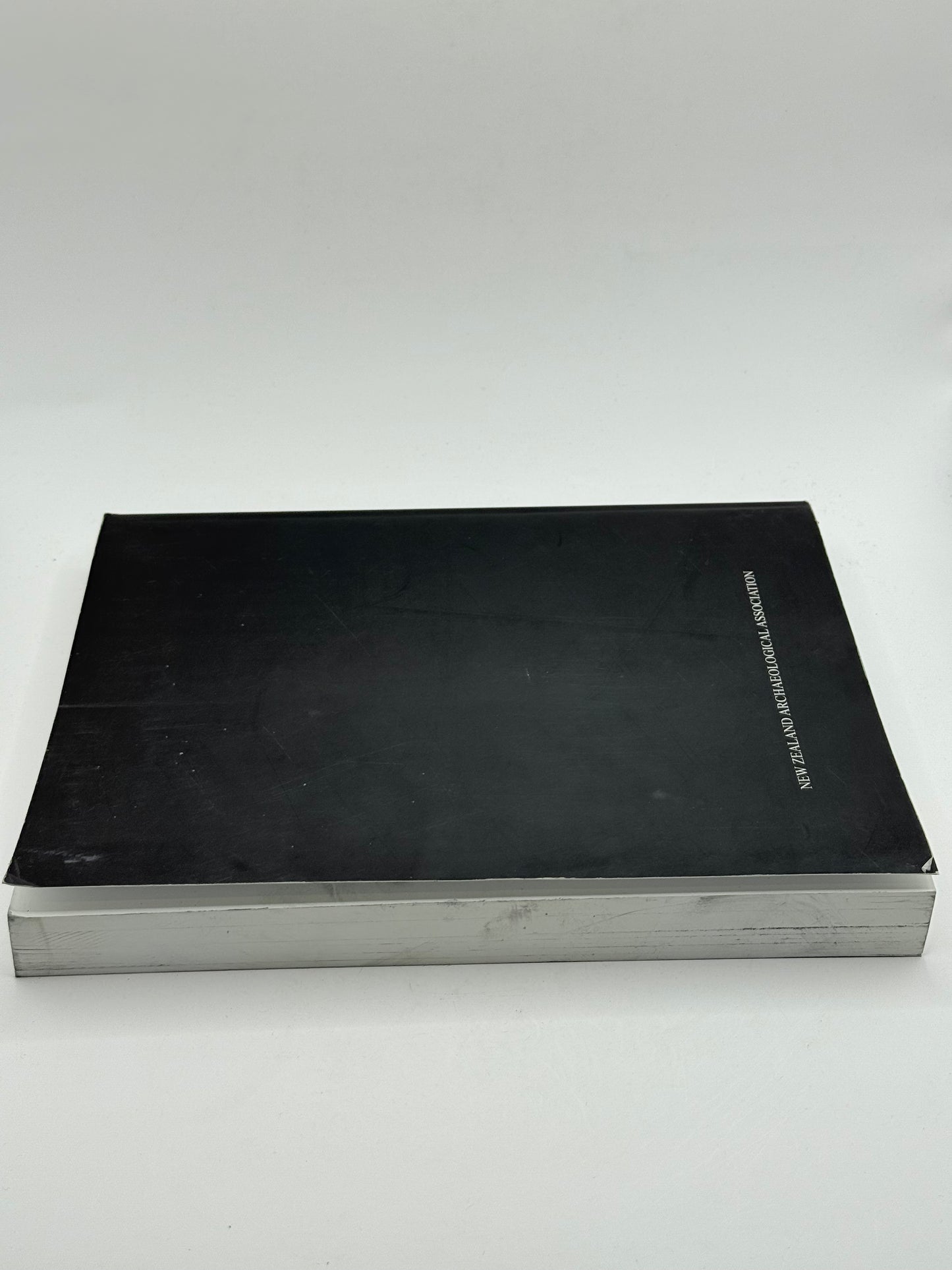 Change through time: 50 years of new zealand archaeology by louise furey & simon holdaway - print books printed media