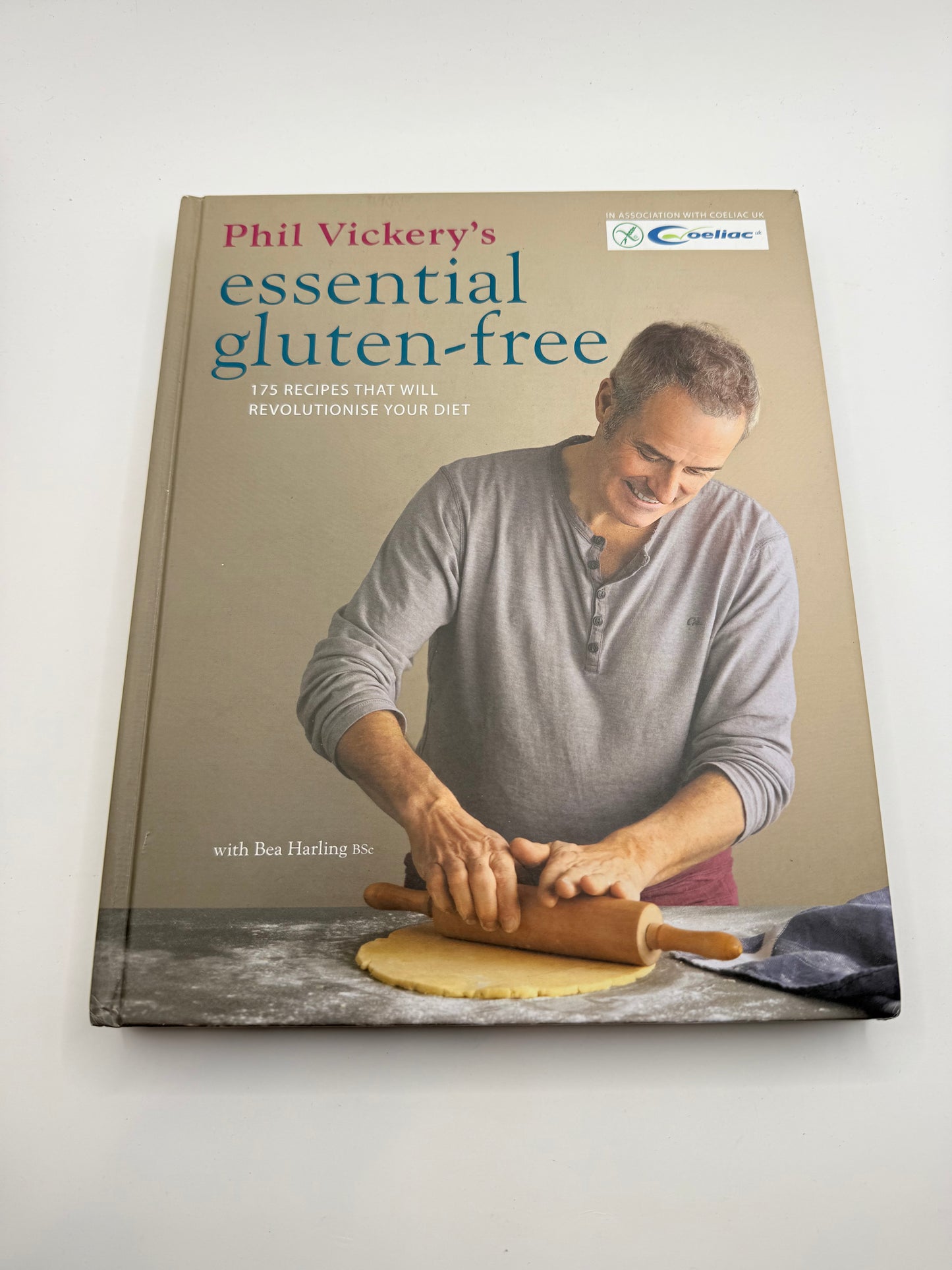 Phil vickery’s essential gluten-free by phil vickery with bea harling bsc - print books printed media