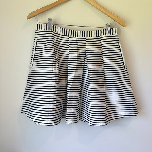 Forever 21 Striped Pleated Mini Skirt Black & White - Size L