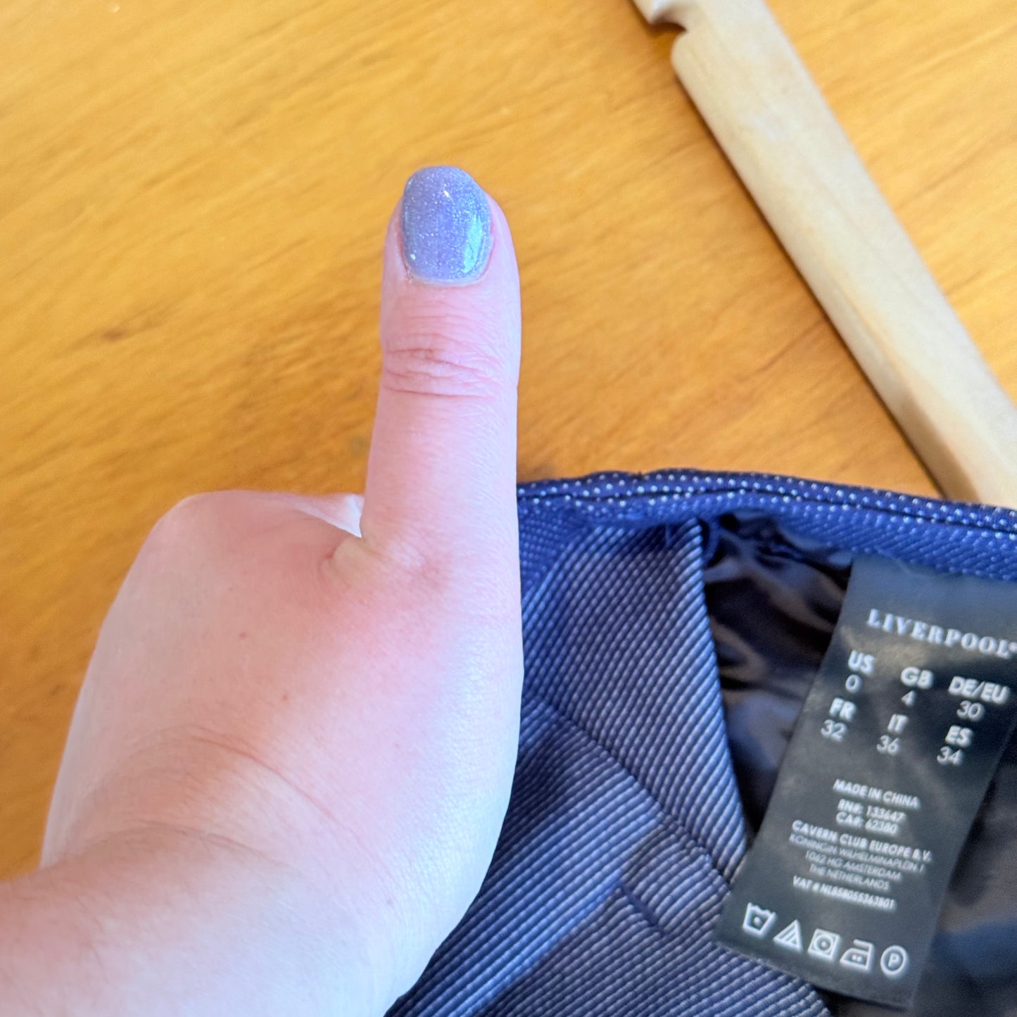 Liverpool Size 0/25 Dark Blue Skinny Leg Pants