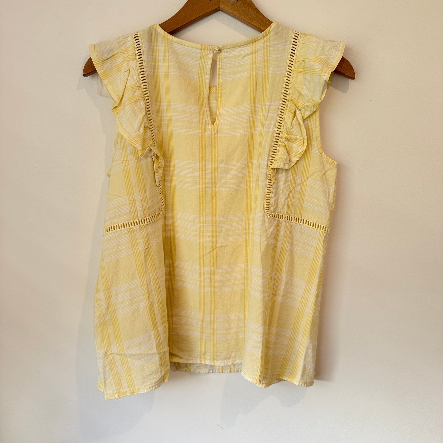 Jeanswest Size 8 Plaid Ruffle Blouse