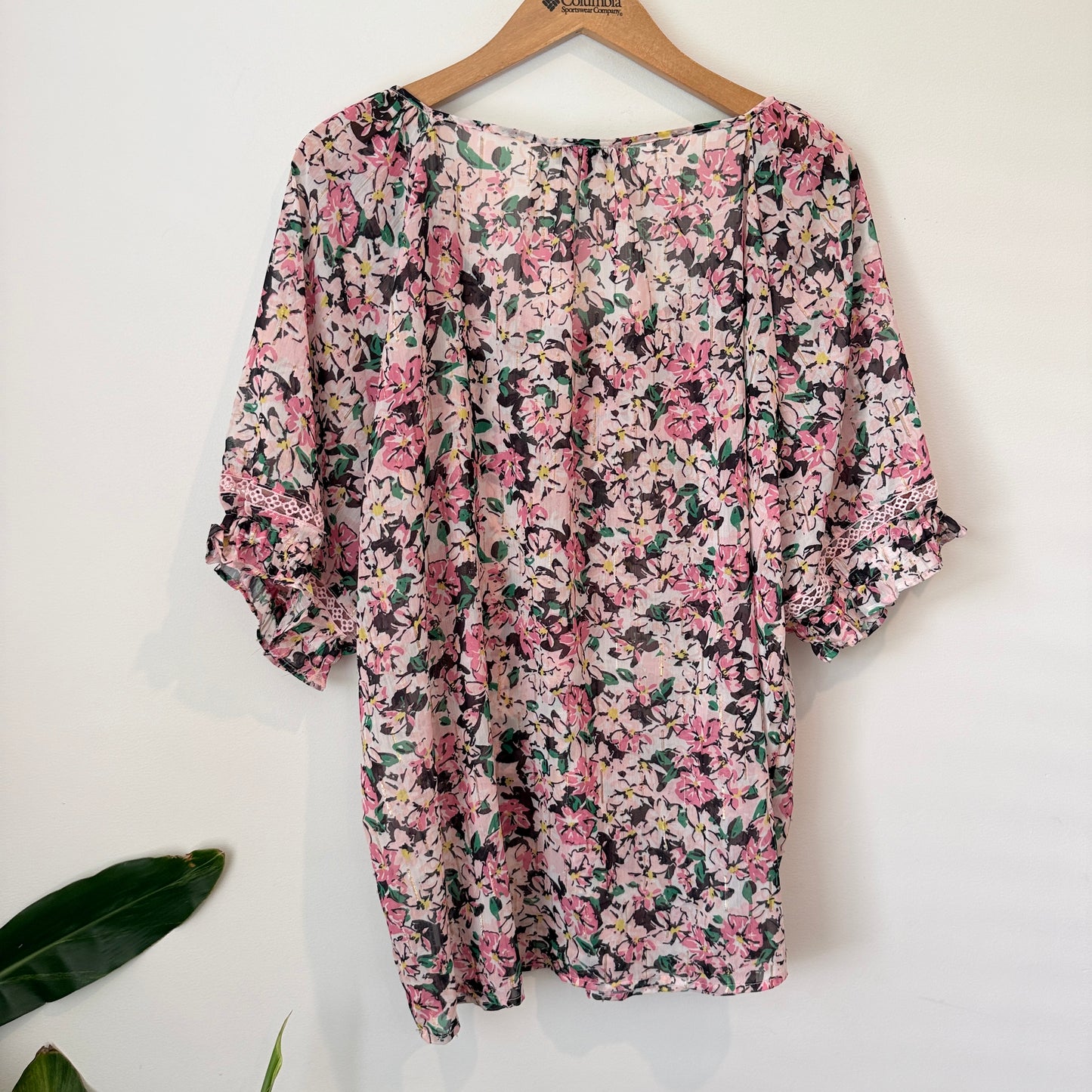 Coco & Belle Size L Floral Print Top