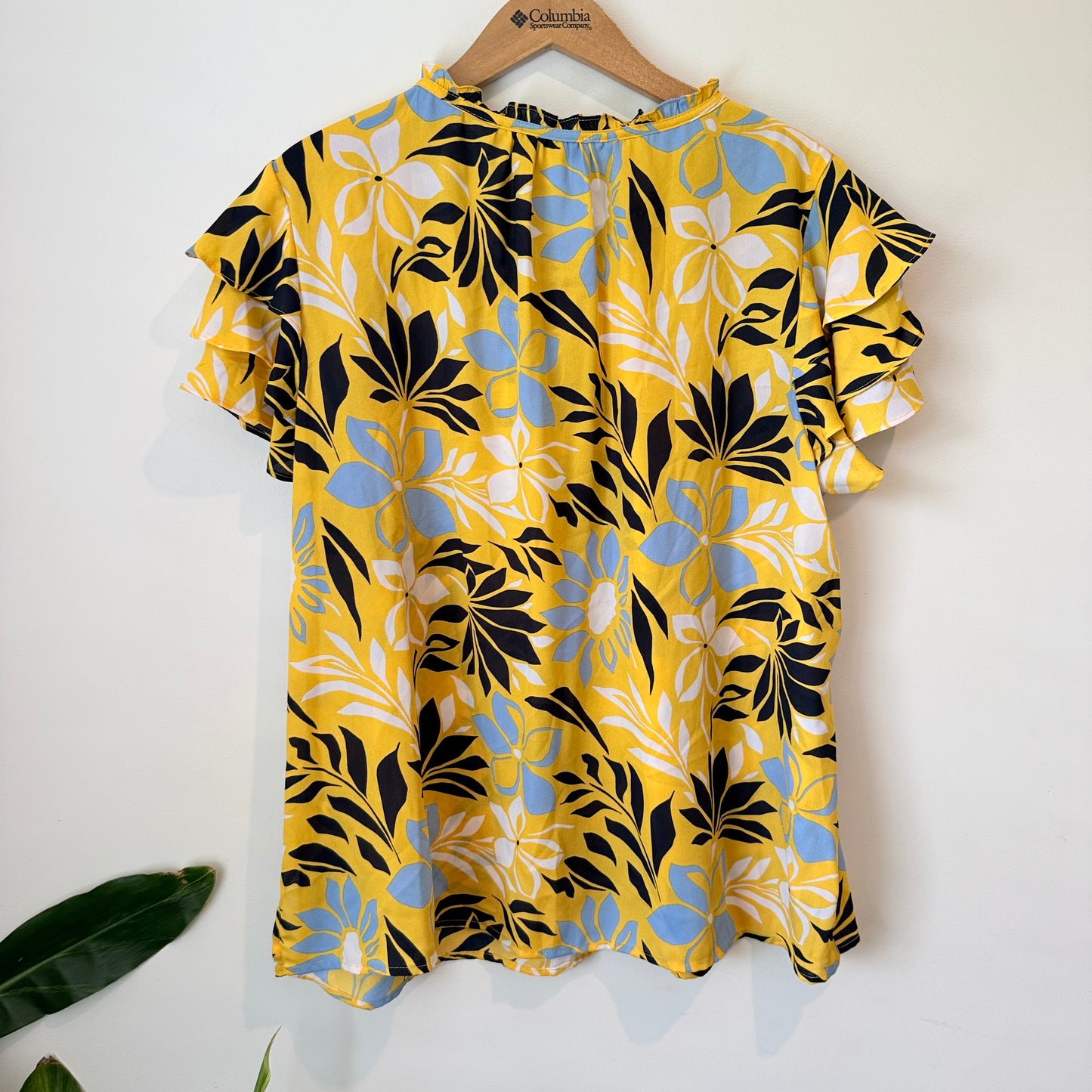 Liz Claiborne Size XXL Floral Print Flutter Sleeve Blouse