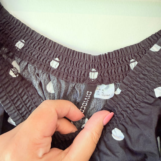 H & M Divided Size XL Off-the-Shoulder Crop Top