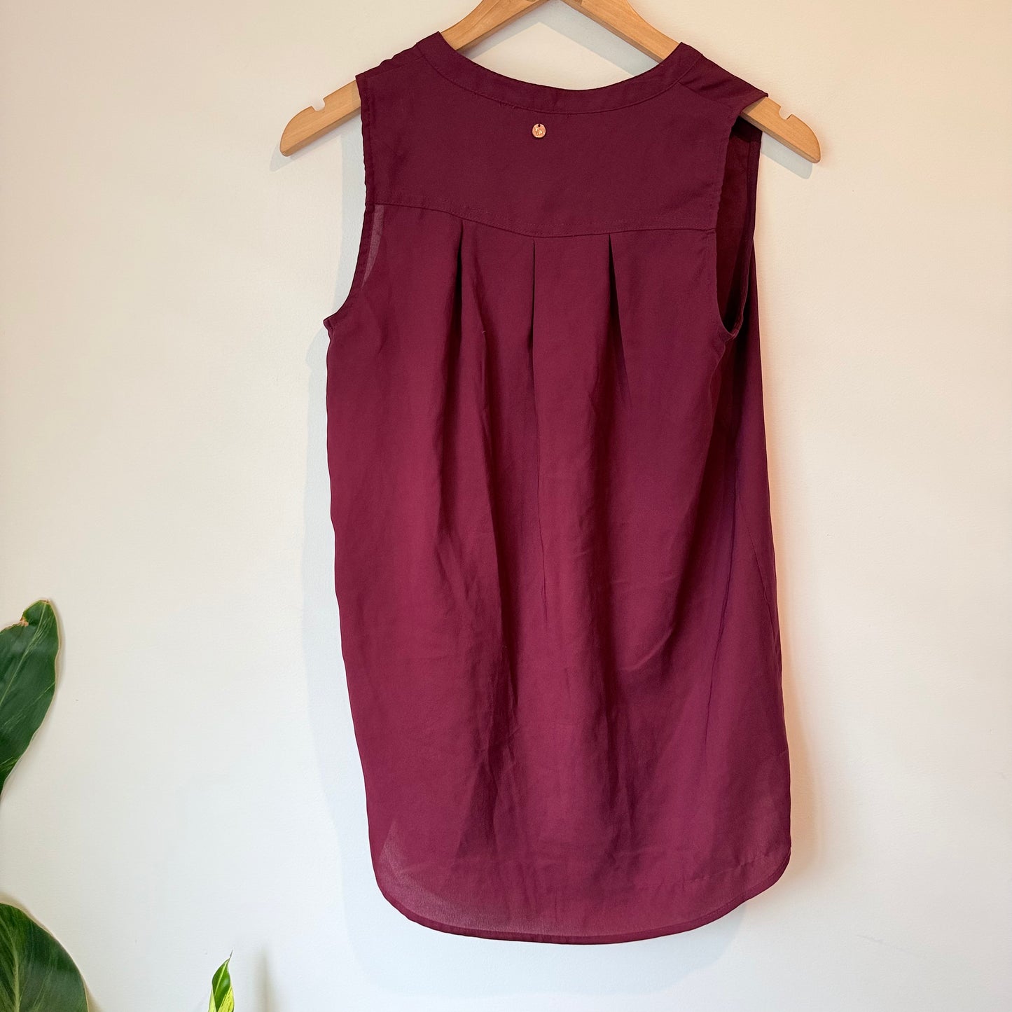 Danni Minogue Size 6P Maroon Top