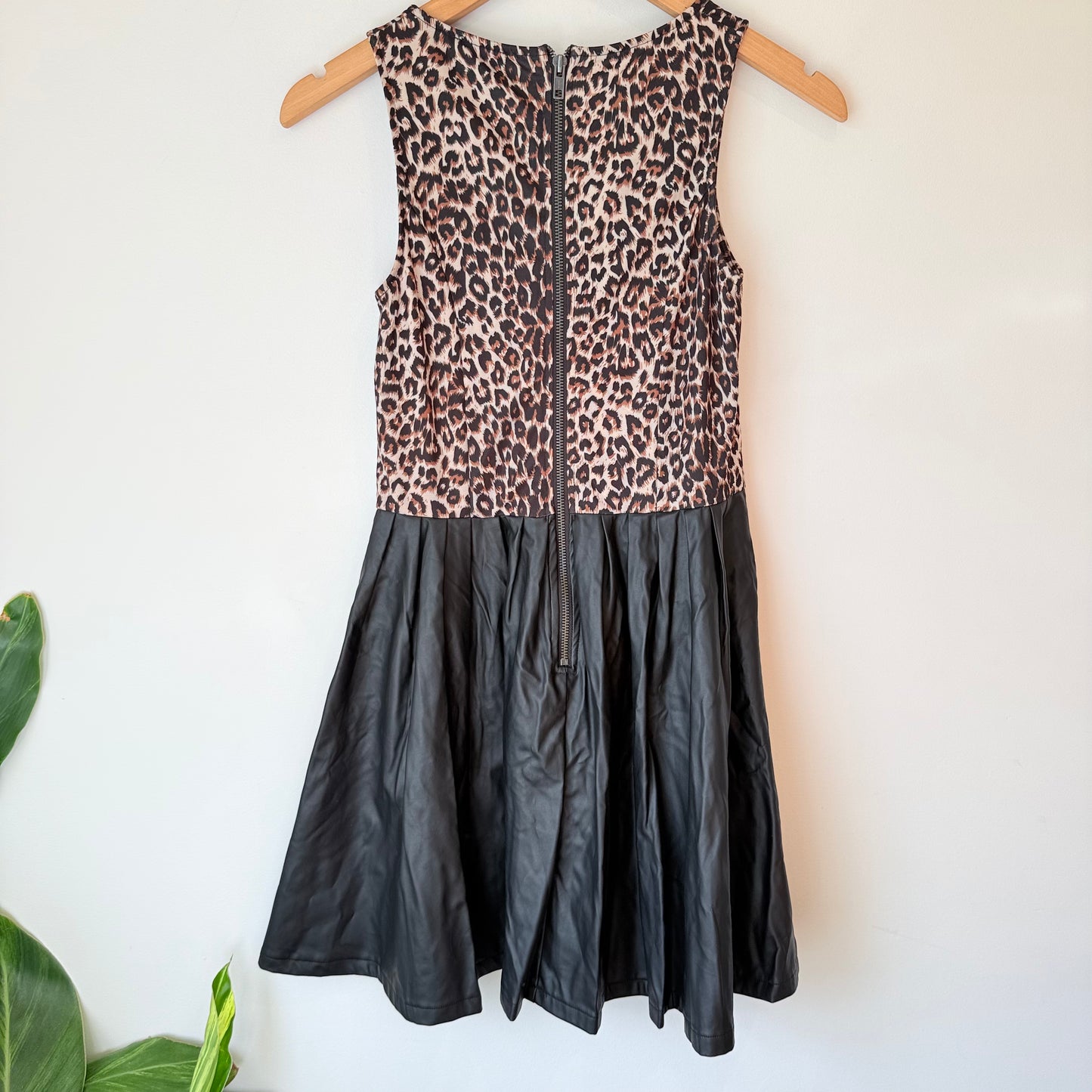 Mirrou Size 8 Leopard Print Dress