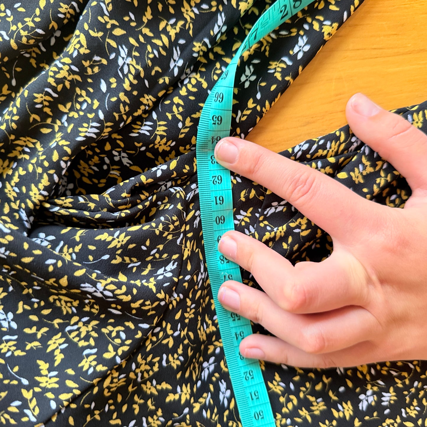 Brand Unknown Size U/Arm 62cm Floral Patterned Blouse