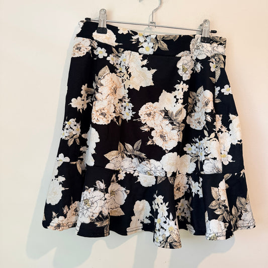 TEMT Size L Floral Print Mini Skirt