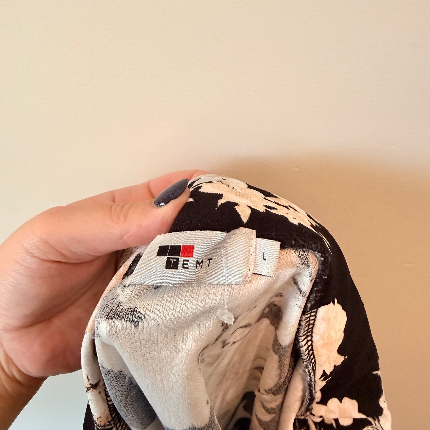 TEMT Size L Floral Print Mini Skirt